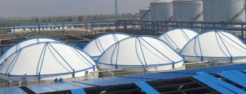 Поддон, покрытый мембранной структурой